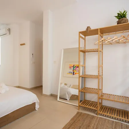 Naim Playa Πανσιόν *
